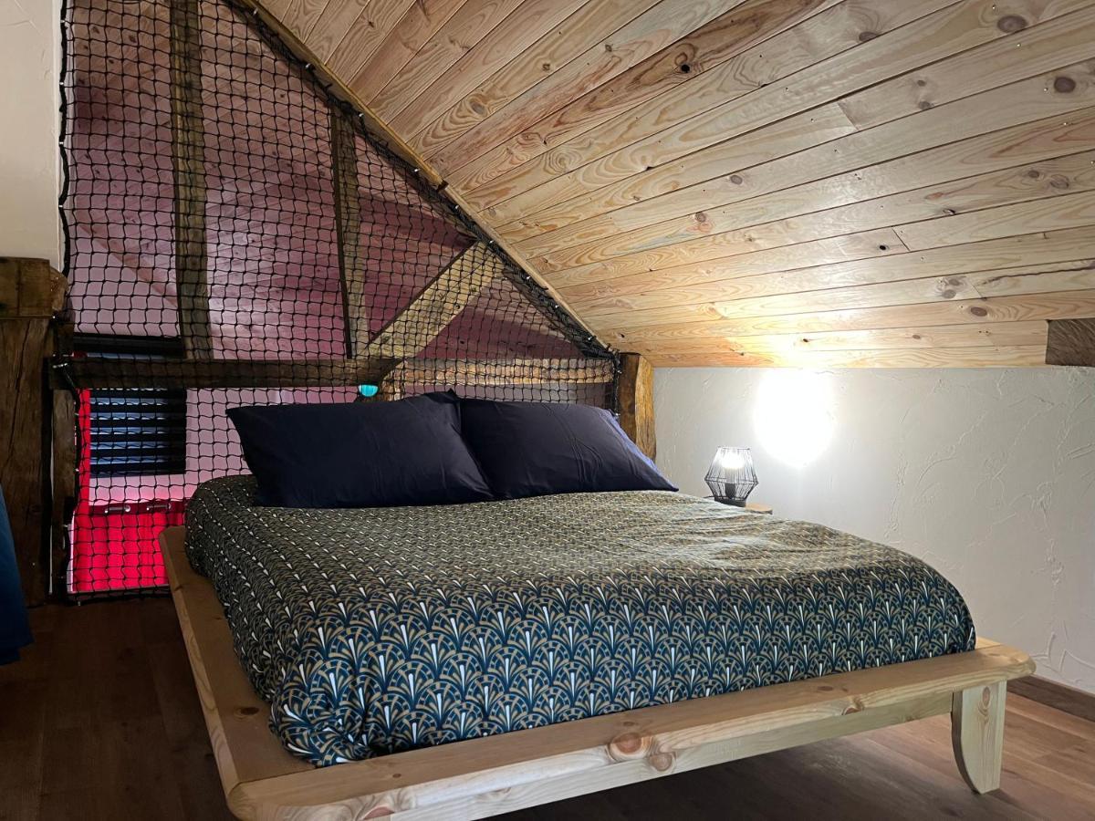 Maison D'Hote Avec Sauna Et Jacuzzi A La Campagne Les Portes du Coglais Exterior foto